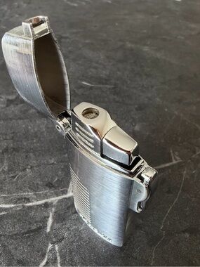 Classic Brushed Metal Flip-Top Lighter - Silver